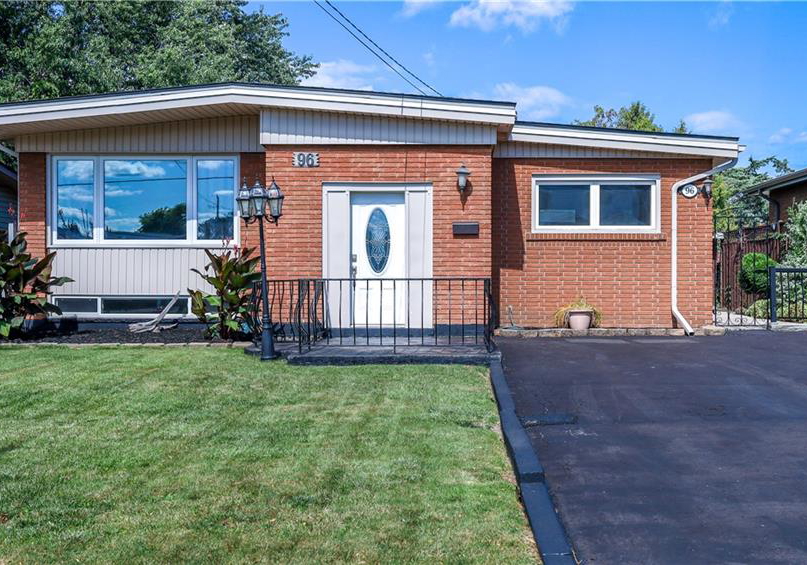 96-fielding-crescent-hamilton-ontario-40863388