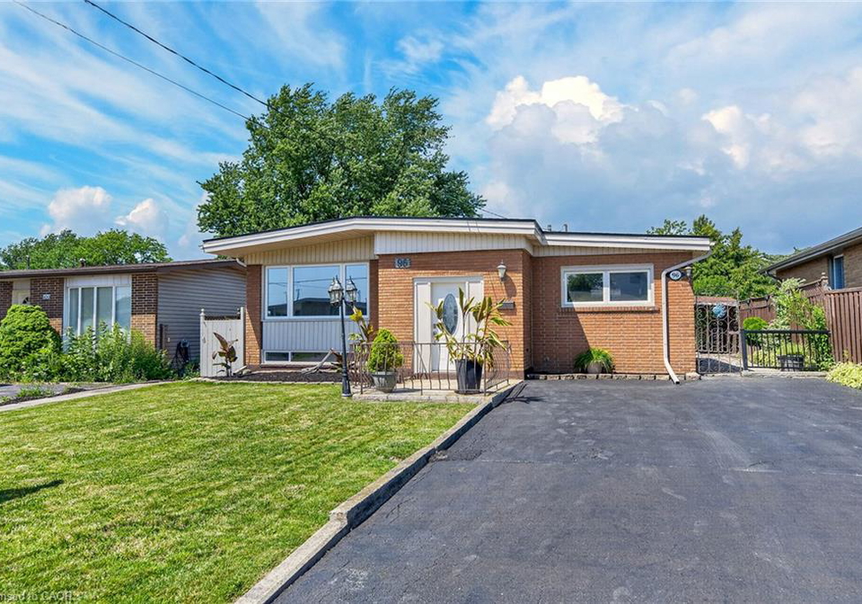 96-fielding-crescent-hamilton-ontario-40863388
