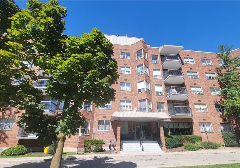 300-keats-way-waterloo-ontario-40863424