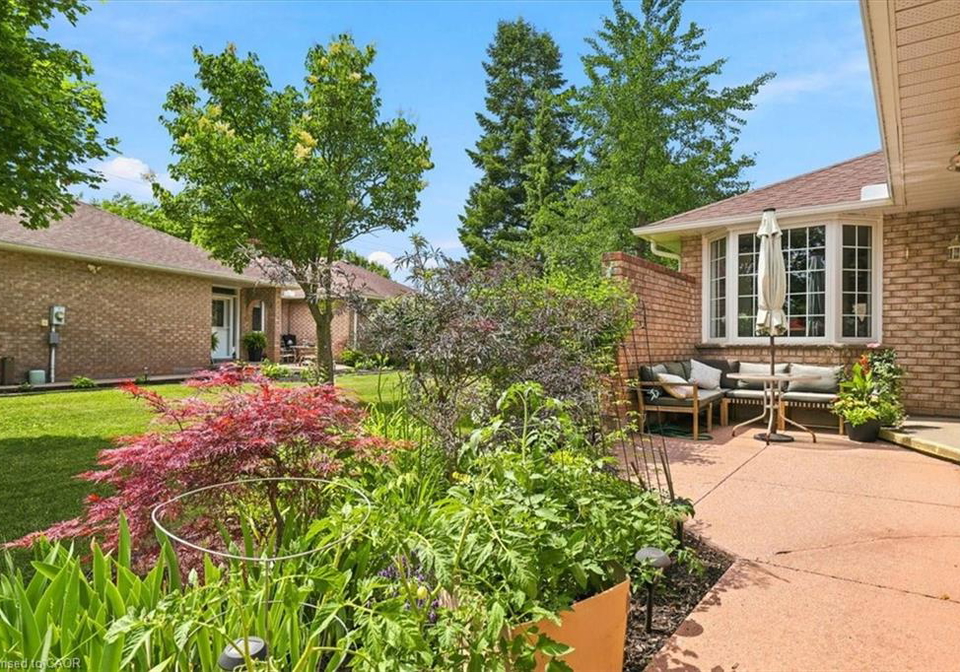75-beasley-crescent-cambridge-ontario-40863451