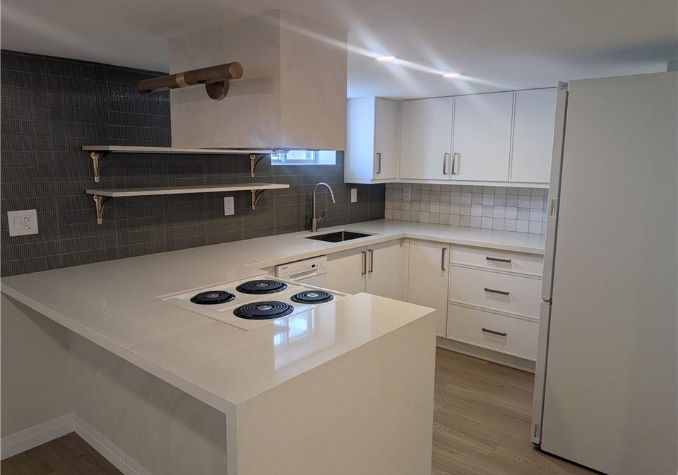 184-plains-road-e-burlington-ontario-40863559
