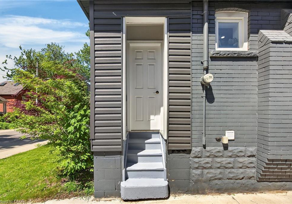 219-hess-street-s-hamilton-ontario-40863580