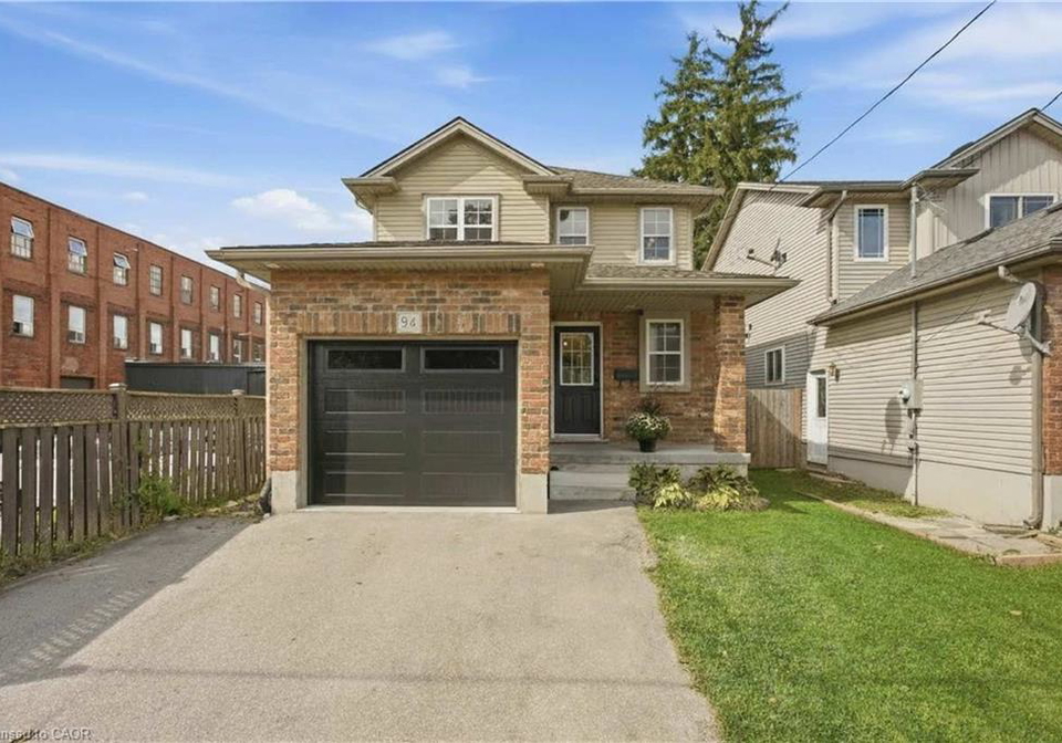 94-chapel-street-woodstock-ontario-40863595