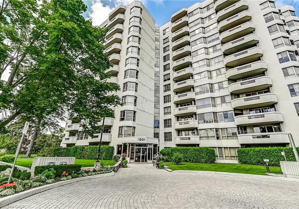 1201-north-shore-boulevard-burlington-ontario-40863630