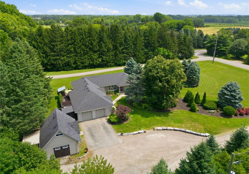 19-concession-5-e-waterdown-ontario-40863721