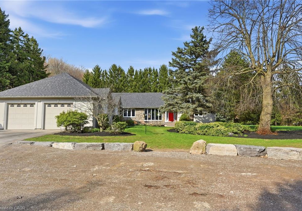 19-concession-5-e-waterdown-ontario-40863721