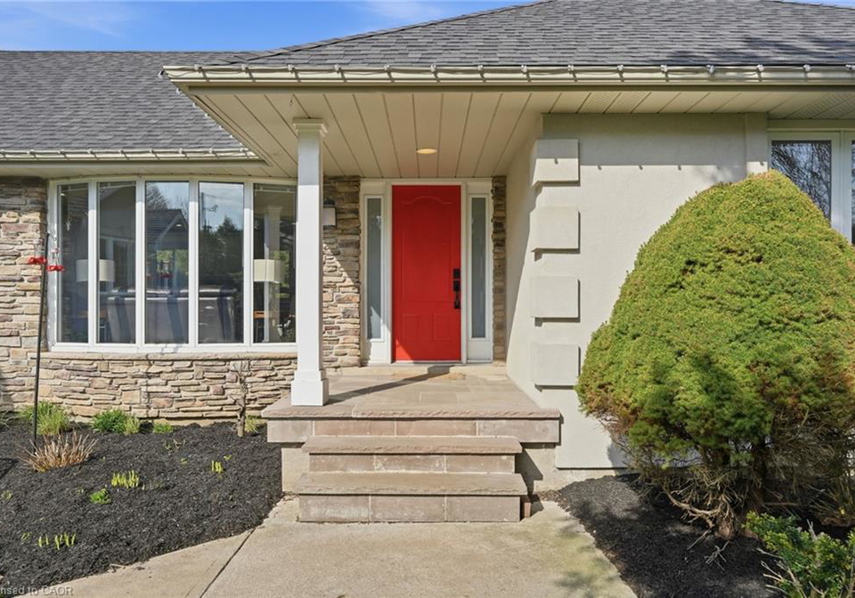 19-concession-5-e-waterdown-ontario-40863721