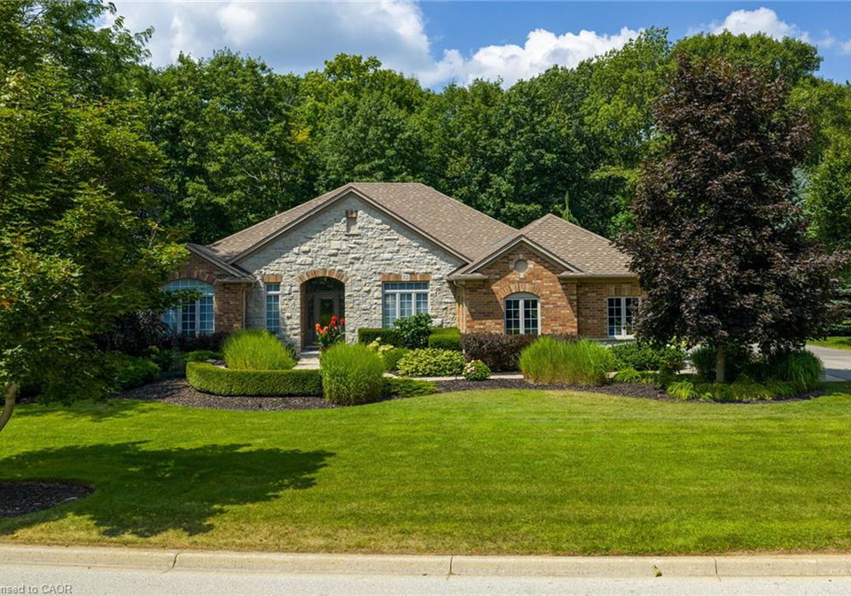 32-parkshore-place-carlisle-ontario-40863722