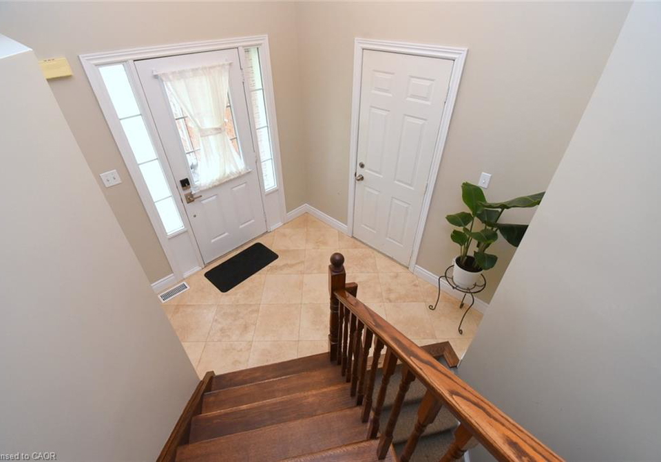 21-glengary-crescent-caledonia-ontario-40863821