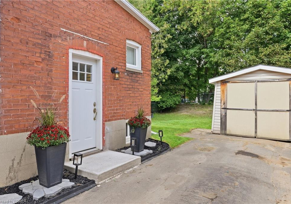 87-strathcona-avenue-brantford-ontario-40863828