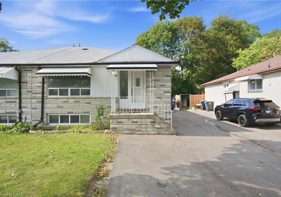 14-avondale-boulevard-brampton-ontario-40863849