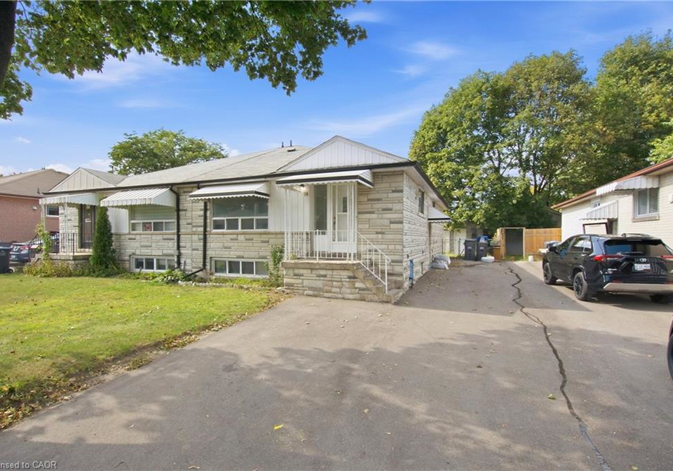 14-avondale-boulevard-brampton-ontario-40863849
