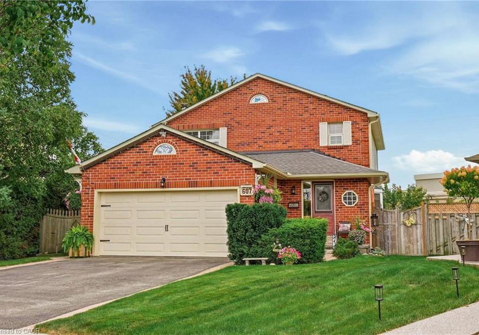 607-clover-park-crescent-milton-ontario-40863911