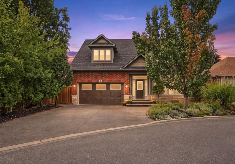 31-book-road-grimsby-ontario-40863925