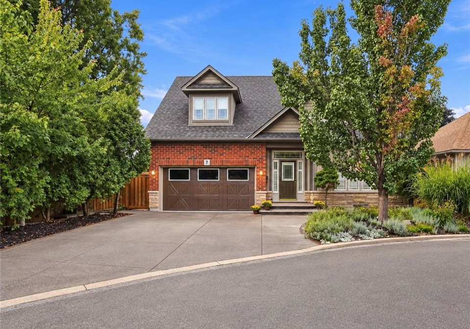 31-book-road-grimsby-ontario-40863925
