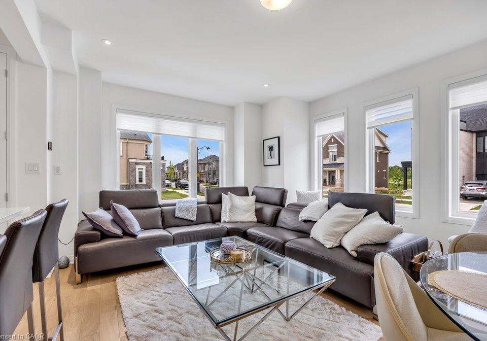 9-crown-gate-oakville-ontario-40863979