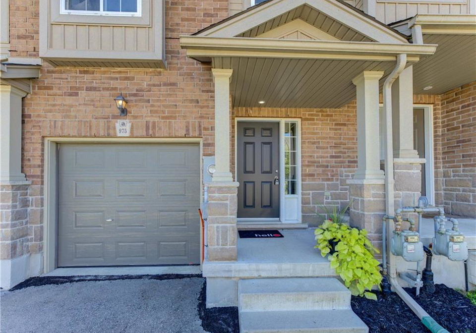 975-zeller-crescent-kitchener-ontario-40863988