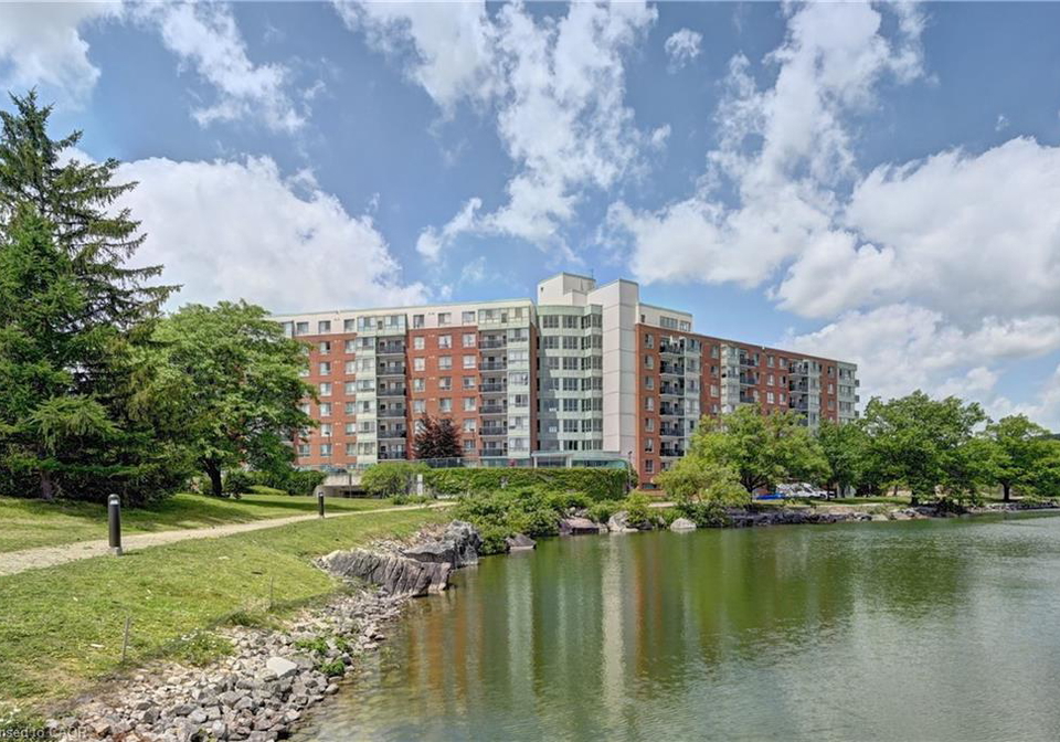 30-blue-springs-drive-waterloo-ontario-40864014