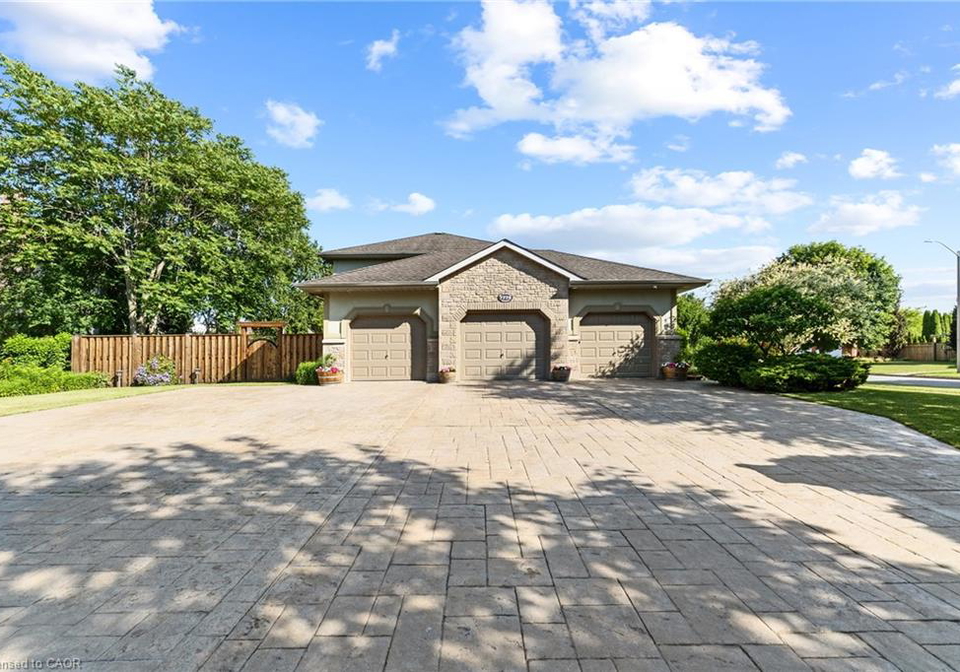7775-st-augustine-crescent-niagara-falls-ontario-40864061