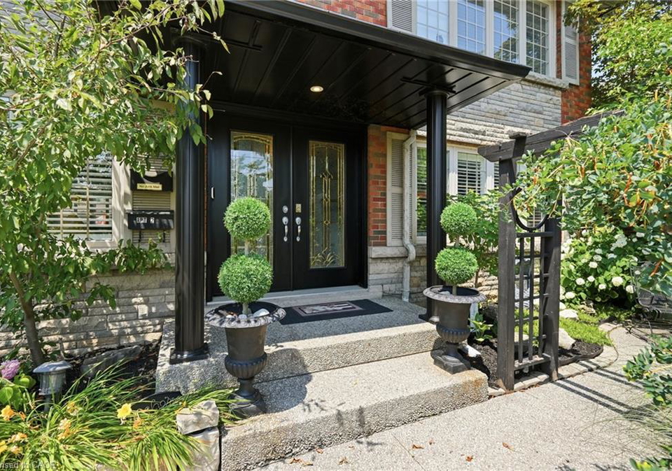 33-centennial-parkway-s-hamilton-ontario-40864099