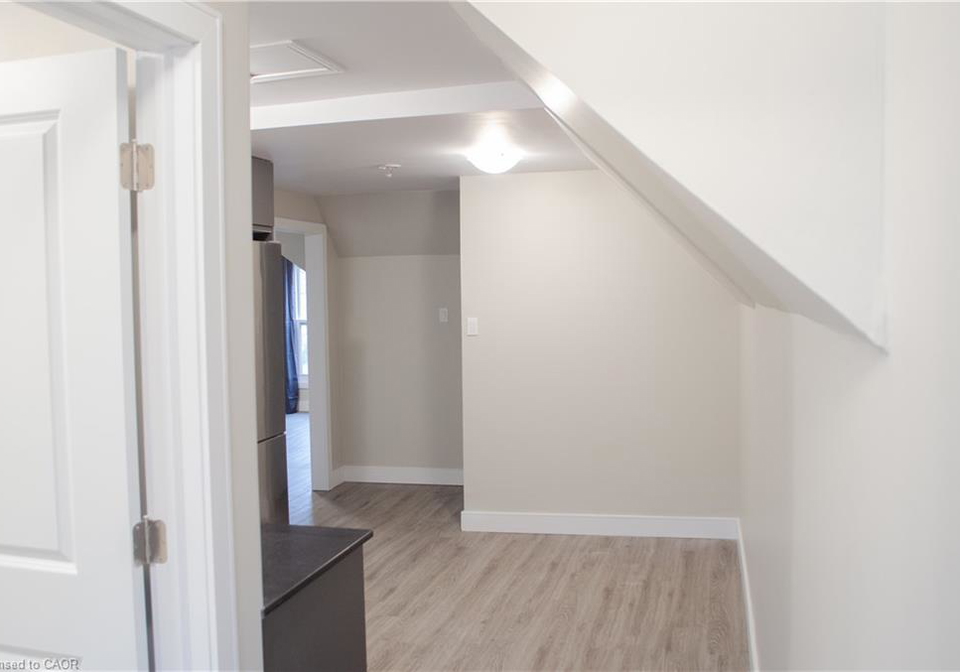 16-st-josephs-drive-hamilton-ontario-40864252