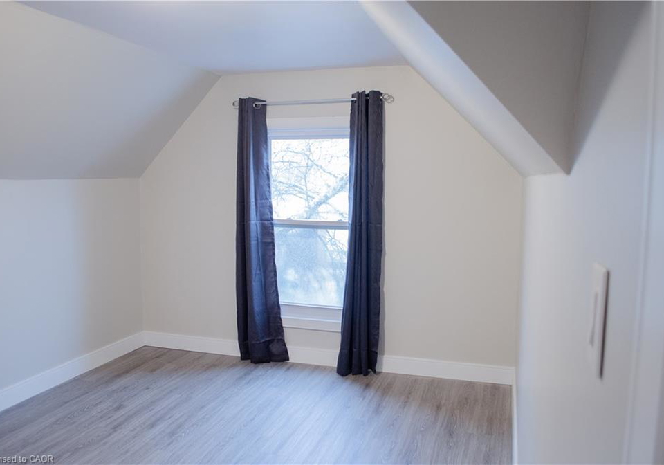 16-st-josephs-drive-hamilton-ontario-40864252