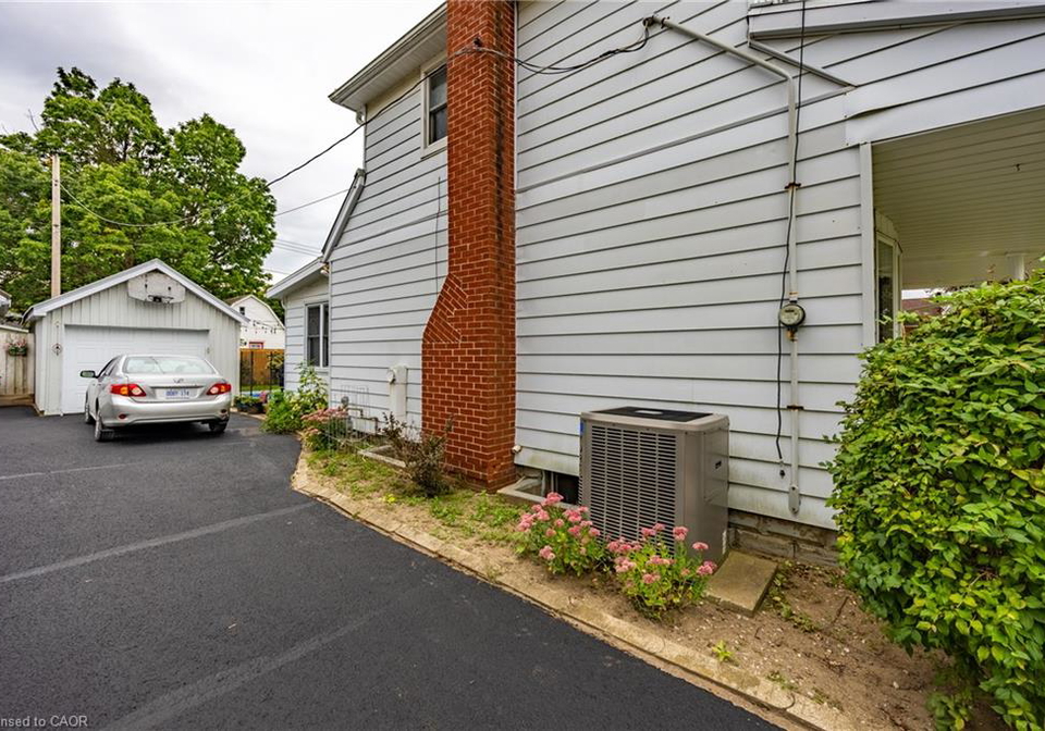 72-pine-street-delhi-ontario-40864267