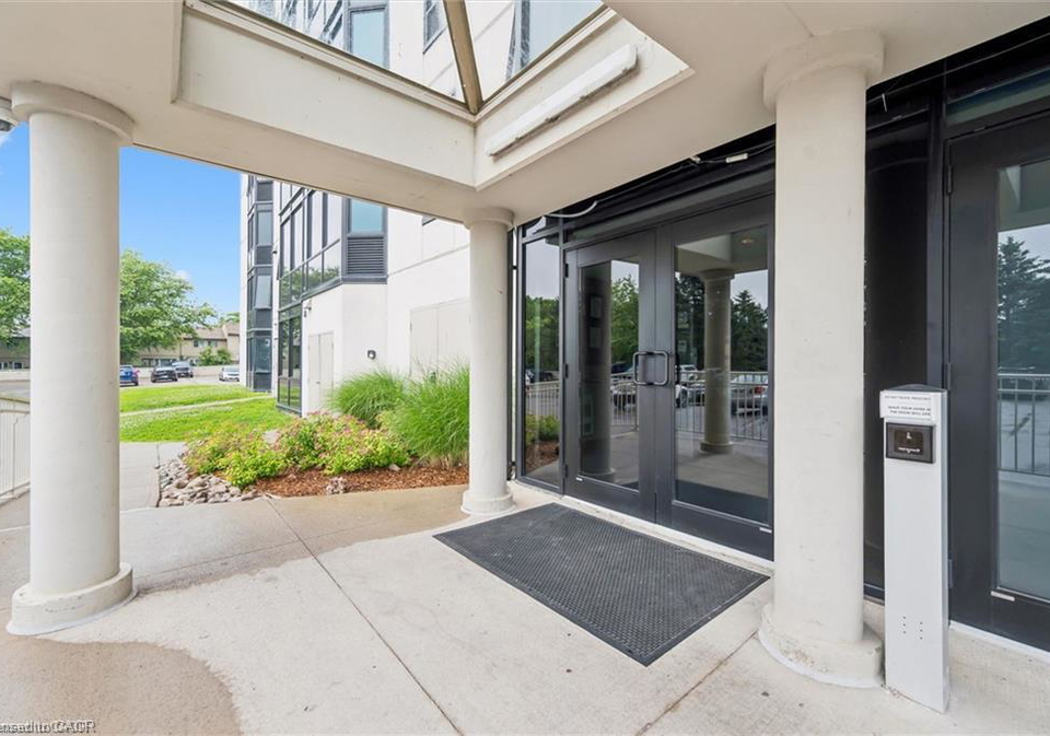 35-green-valley-drive-kitchener-ontario-40864268