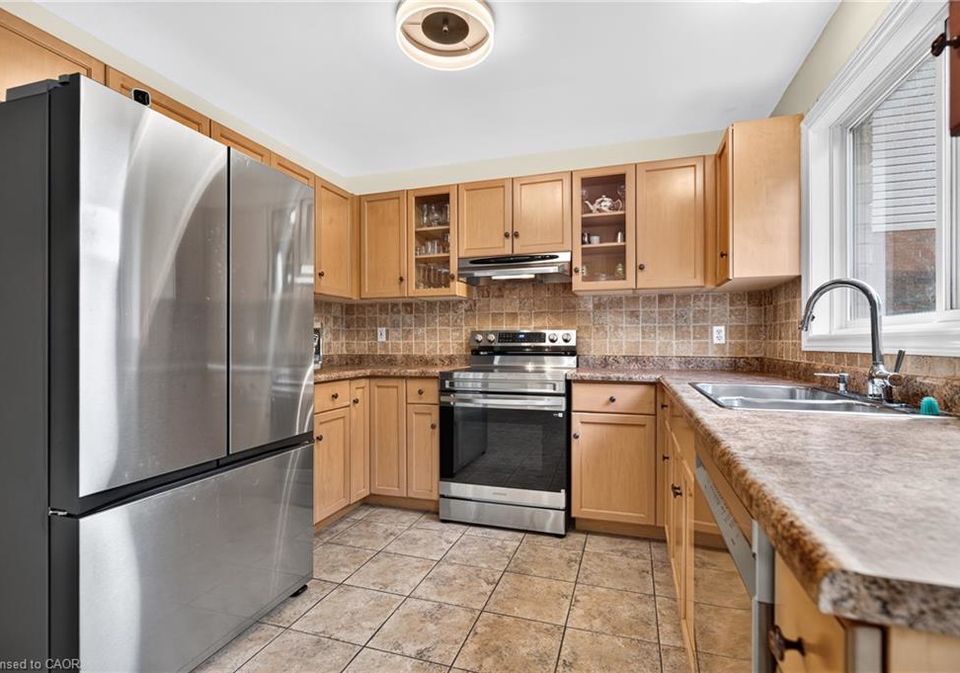 72-etherington-crescent-binbrook-ontario-40864300