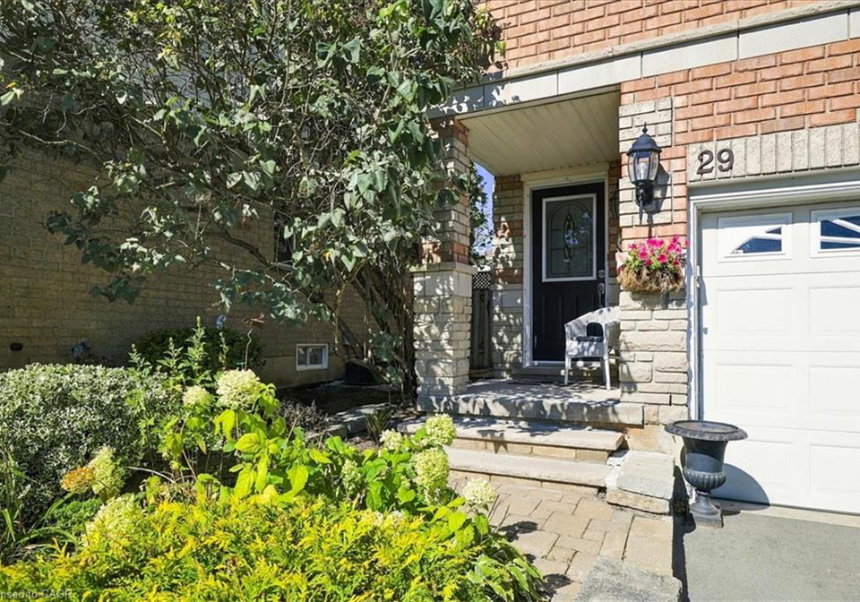 29-slater-court-waterdown-ontario-40864325