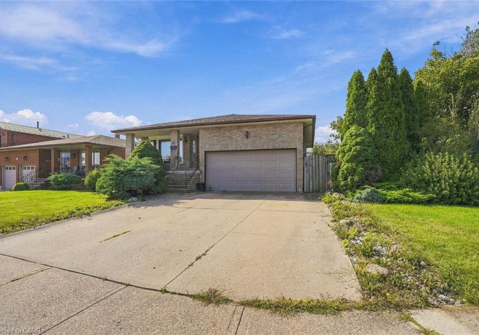 2-hearthside-crescent-hamilton-ontario-40864432