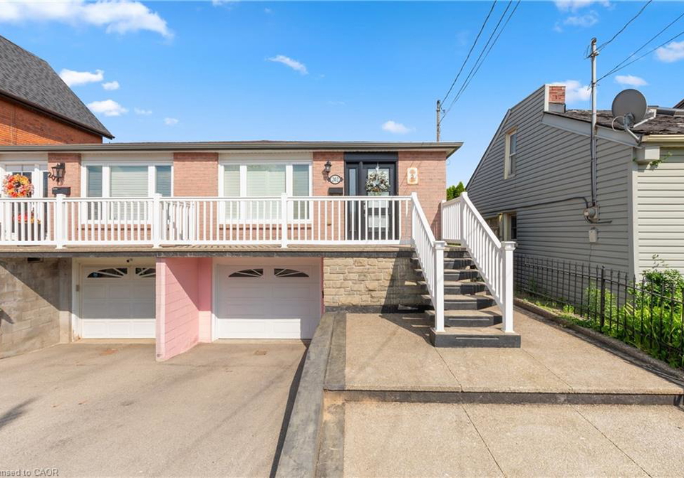 202-ray-street-n-hamilton-ontario-40864543