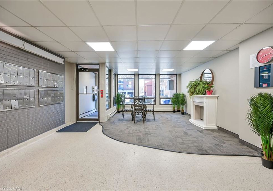 30-summit-avenue-hamilton-ontario-40864564