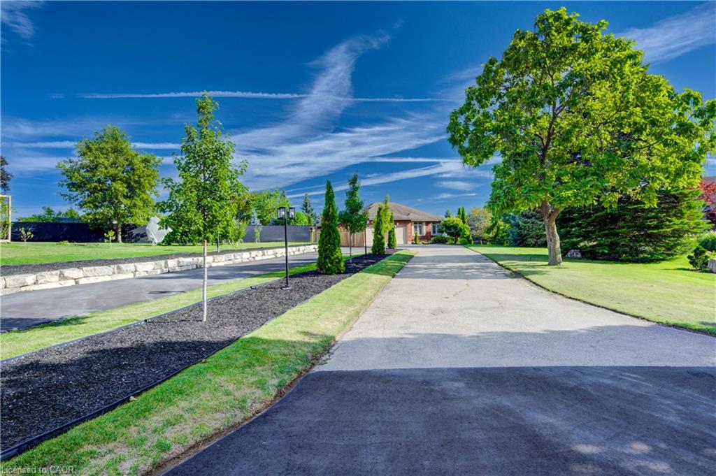 11-cecil-kennedy-court-petersburg-ontario-40864723