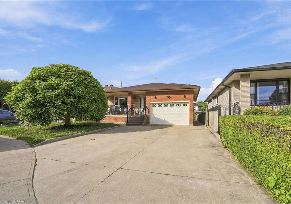 42-lasila-court-hamilton-ontario-40864763