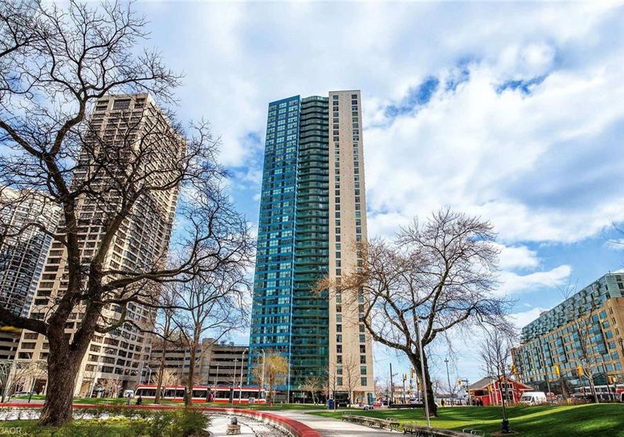 77-harbour-square-toronto-ontario-40864787