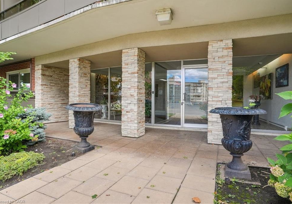 11-woodman-drive-s-hamilton-ontario-40864844