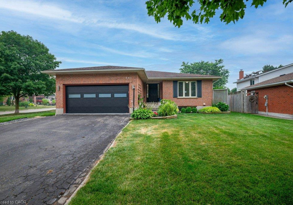 363-twinflower-crescent-waterloo-ontario-40864867