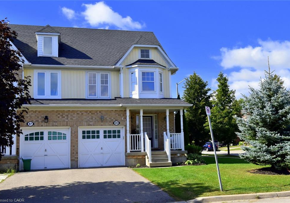 89-blue-sky-trail-waterdown-ontario-40864872