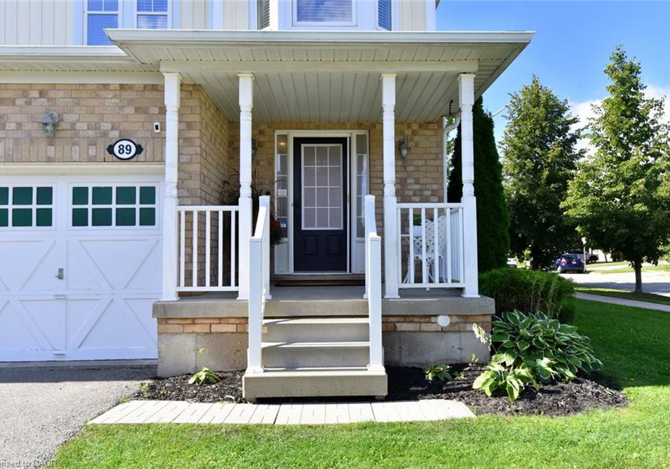 89-blue-sky-trail-waterdown-ontario-40864872