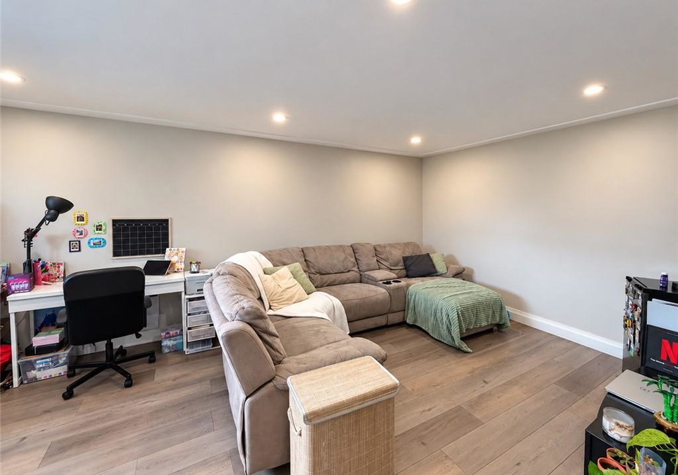 226-heiman-street-kitchener-ontario-40864924