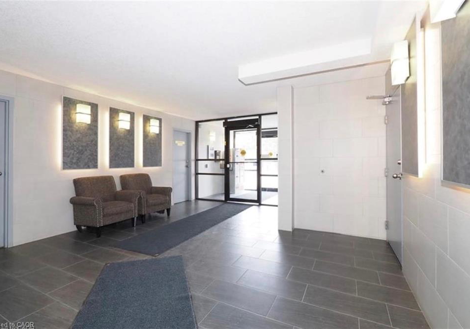 18-holborn-court-kitchener-ontario-40865004