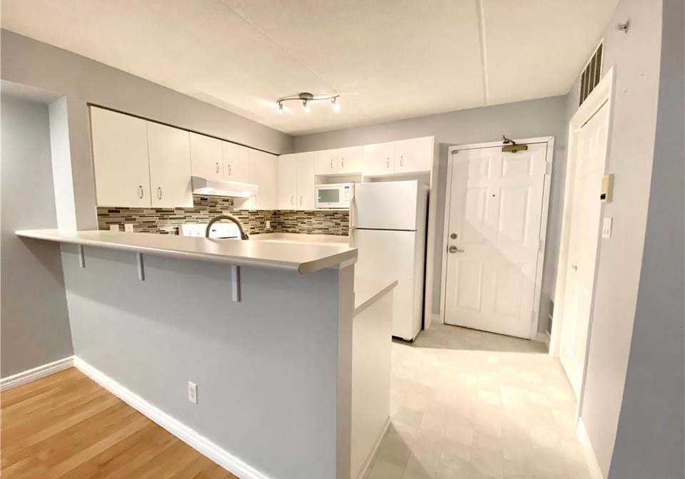 1450-bishops-gate-oakville-ontario-40865053