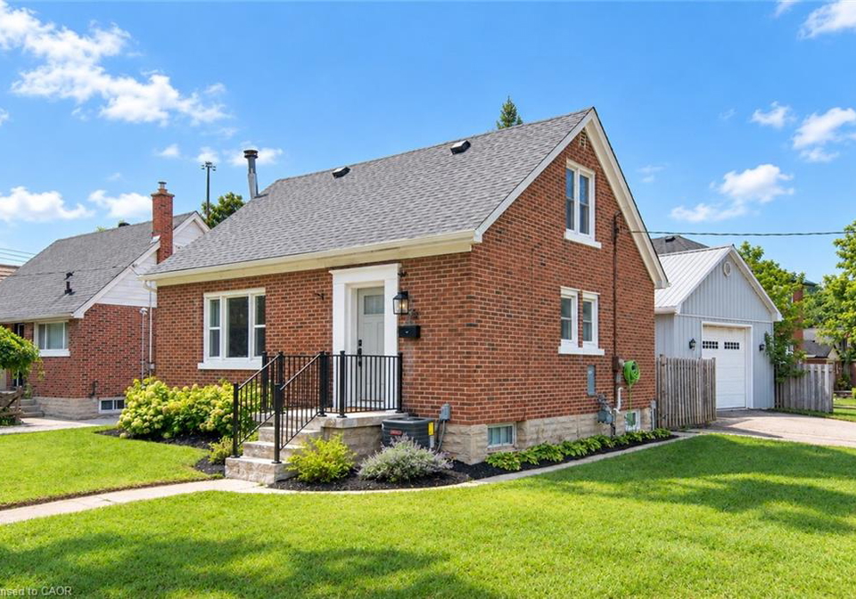 32-belleview-avenue-kitchener-ontario-40865082