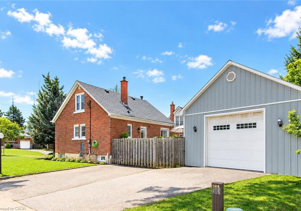 32-belleview-avenue-kitchener-ontario-40865082