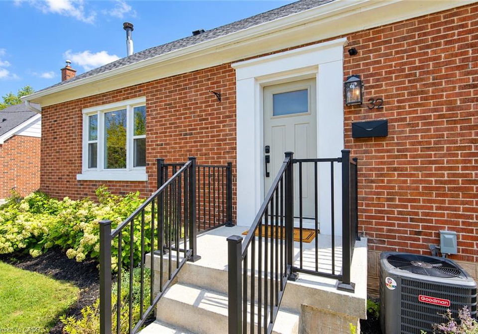 32-belleview-avenue-kitchener-ontario-40865082