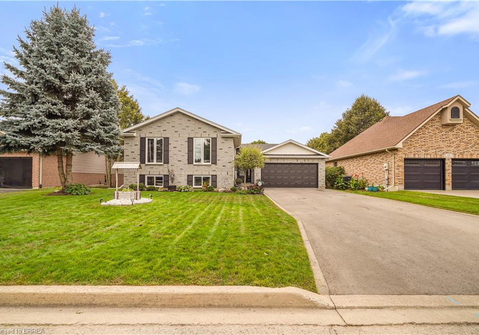 26-macpherson-drive-paris-ontario-40865101