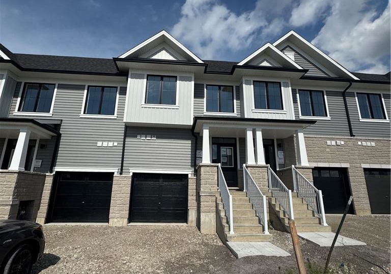 6-elite-crescent-caledonia-ontario-40865176