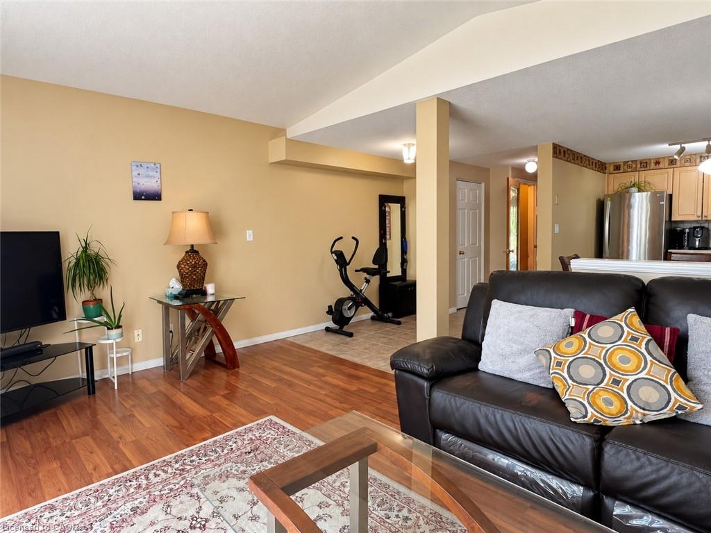 208-activa-avenue-kitchener-ontario-40865177