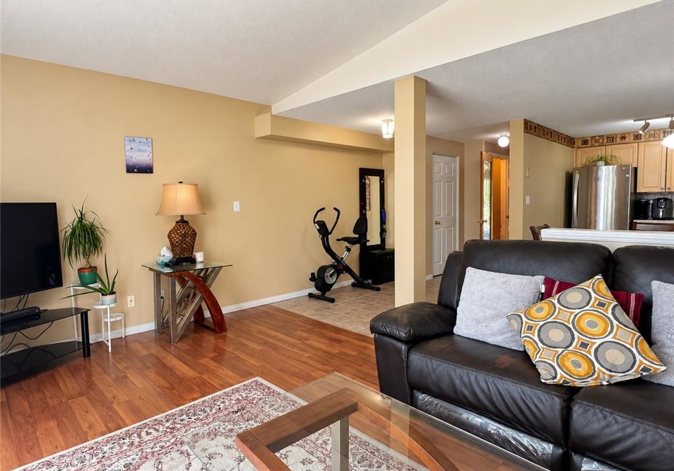 208-activa-avenue-kitchener-ontario-40865177